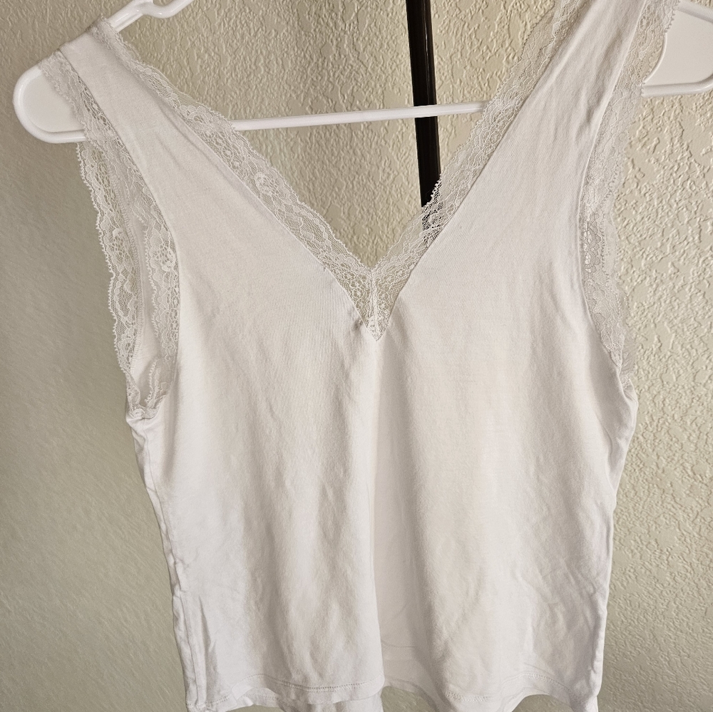 ZARA White Sleevlees V Neck Lace Top - Size S
